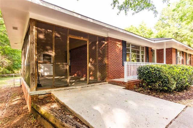 1431 S Broad Street, Monroe, GA 30655