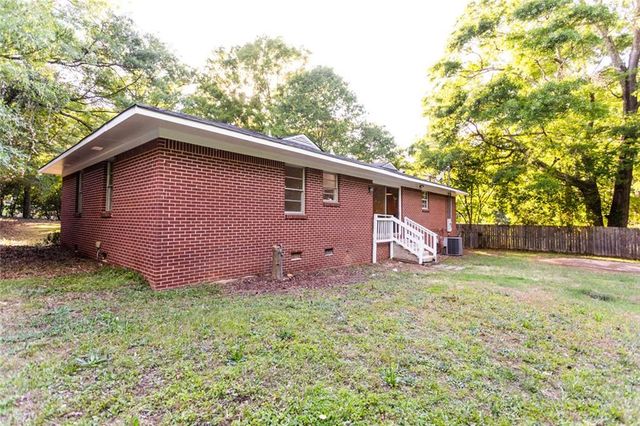 1431 S Broad Street, Monroe, GA 30655