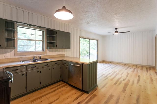 1431 S Broad Street, Monroe, GA 30655