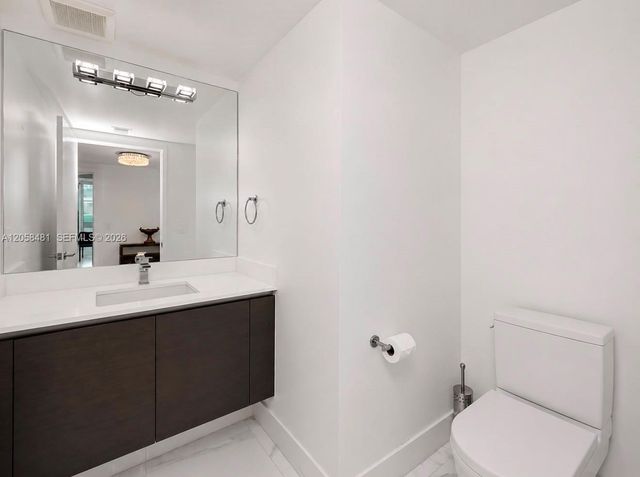300 Sunny Isles Blvd 4-802, Sunny Isles Beach, FL 33160