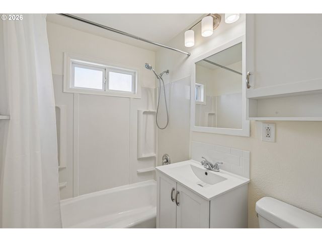 536 28TH Ave, Longview, WA 98632
