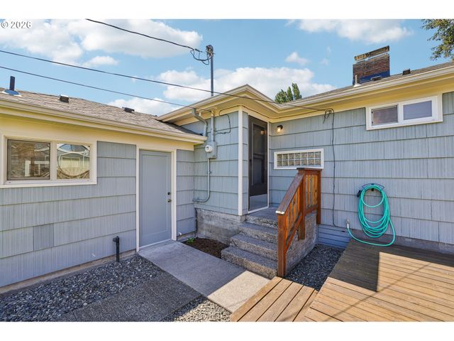 536 28TH Ave, Longview, WA 98632