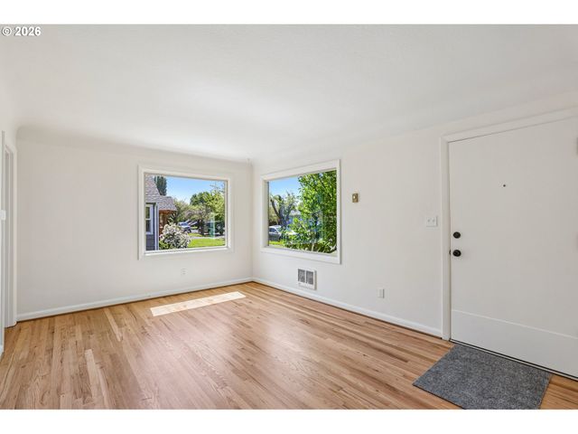 536 28TH Ave, Longview, WA 98632