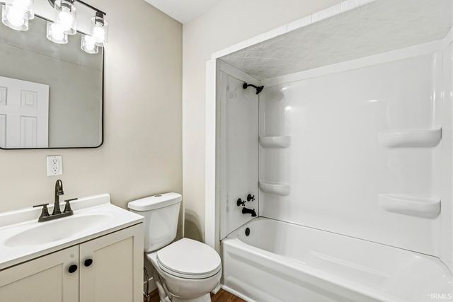 809 Meridian Street, Mishawaka, IN 46544