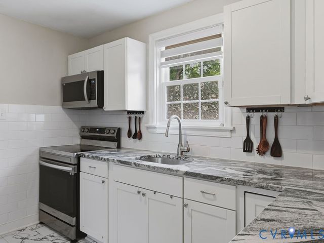 21 Monterey Ave, Sandston, VA 23150