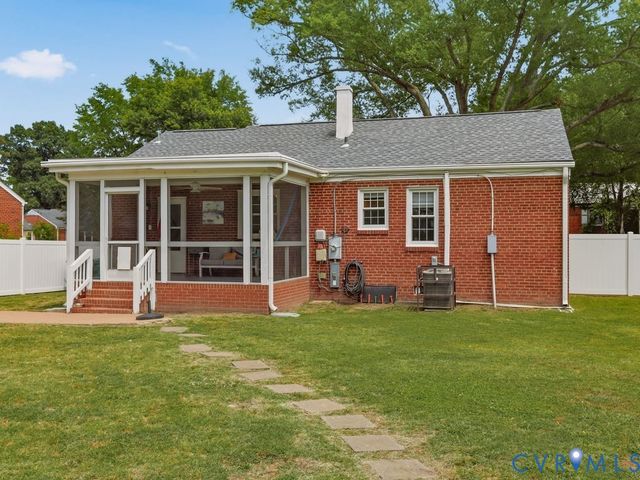 21 Monterey Ave, Sandston, VA 23150