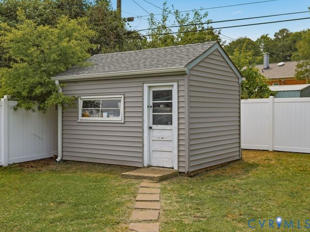 21 Monterey Ave, Sandston, VA 23150