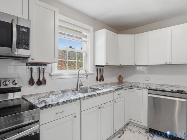 21 Monterey Ave, Sandston, VA 23150