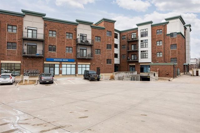 843 Quarry Road 318, Coralville, IA 52241