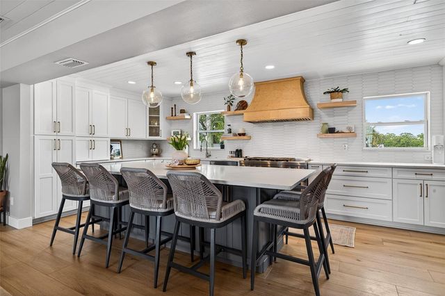 4626 BAY CREST DRIVE, Tampa, FL 33615