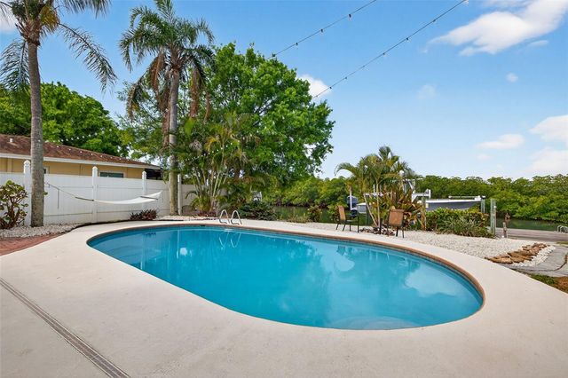 4626 BAY CREST DRIVE, Tampa, FL 33615