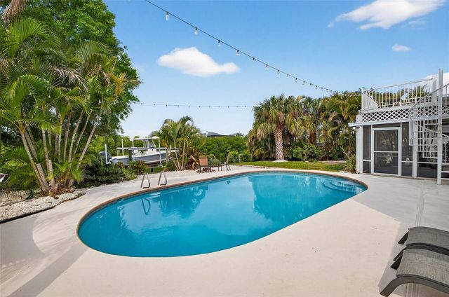 4626 BAY CREST DRIVE, Tampa, FL 33615