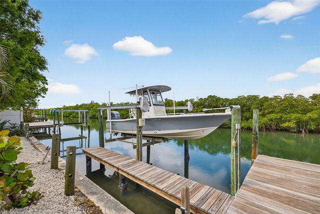 4626 BAY CREST DRIVE, Tampa, FL 33615