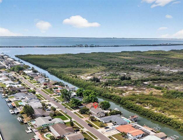 4626 BAY CREST DRIVE, Tampa, FL 33615