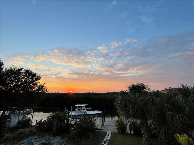 4626 BAY CREST DRIVE, Tampa, FL 33615