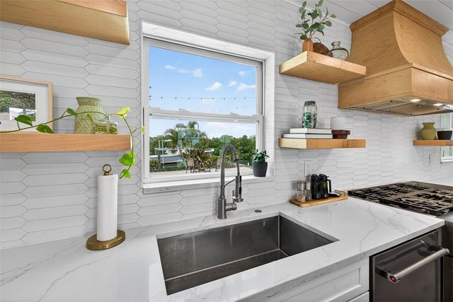 4626 BAY CREST DRIVE, Tampa, FL 33615