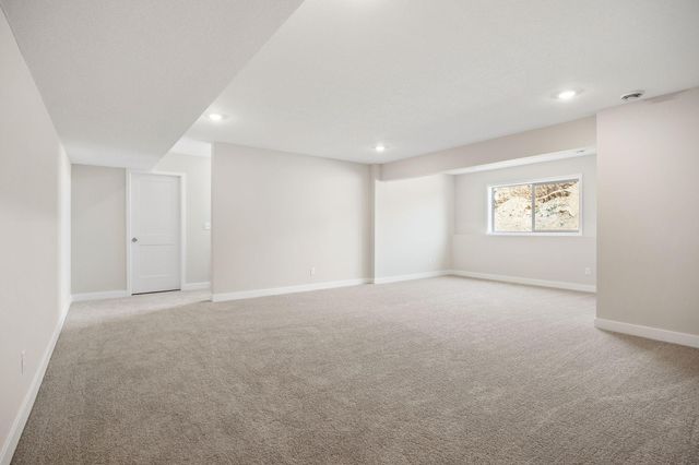 17924 Headwaters Drive, Lakeville, MN 55044