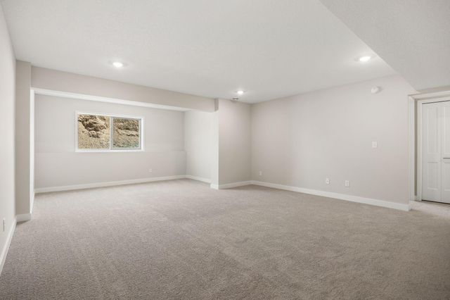 17924 Headwaters Drive, Lakeville, MN 55044