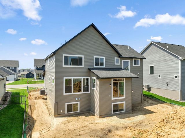 17924 Headwaters Drive, Lakeville, MN 55044