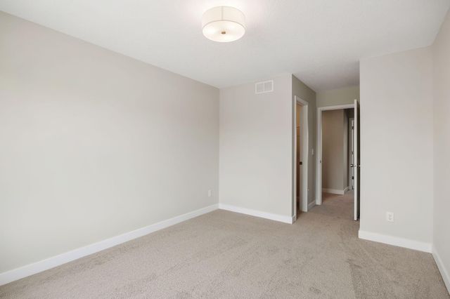 17924 Headwaters Drive, Lakeville, MN 55044