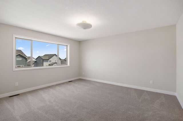 17924 Headwaters Drive, Lakeville, MN 55044