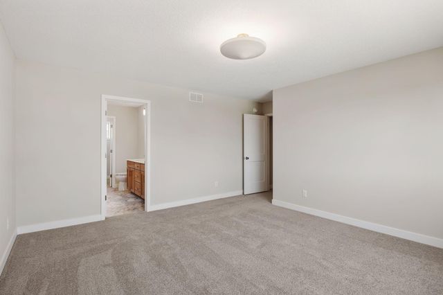 17924 Headwaters Drive, Lakeville, MN 55044