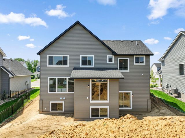 17924 Headwaters Drive, Lakeville, MN 55044