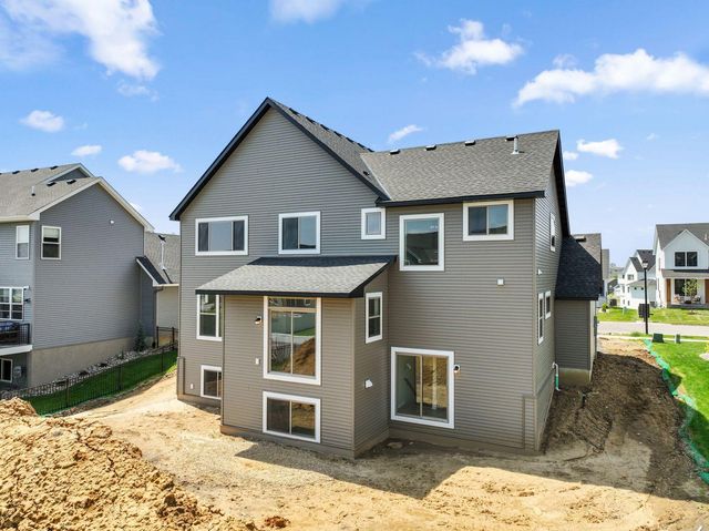 17924 Headwaters Drive, Lakeville, MN 55044