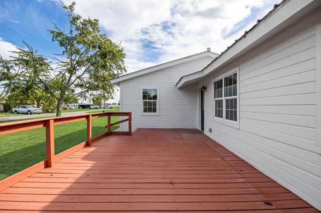 307 S Elm Street, Leonard, TX 75452