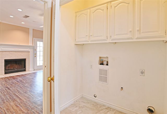 145 E Windsor Drive, Denton, TX 76209