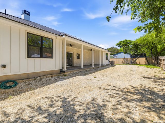 915 BURR RD, Terrell Hills, TX 78209