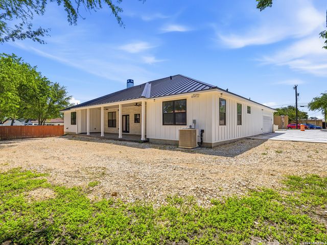 915 BURR RD, Terrell Hills, TX 78209