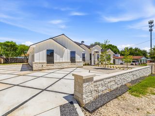 915 BURR RD, Terrell Hills, TX 78209