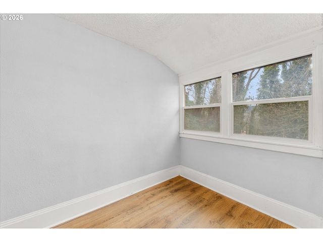 1016 CENTER St, Oregon City, OR 97045