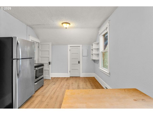 1016 CENTER St, Oregon City, OR 97045