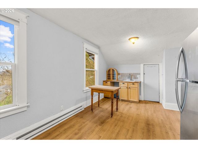 1016 CENTER St, Oregon City, OR 97045