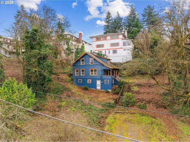 1016 CENTER St, Oregon City, OR 97045