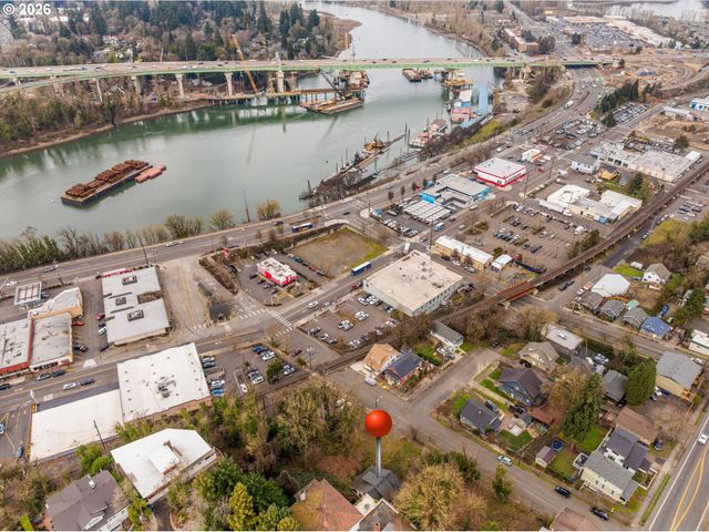 1016 CENTER St, Oregon City, OR 97045