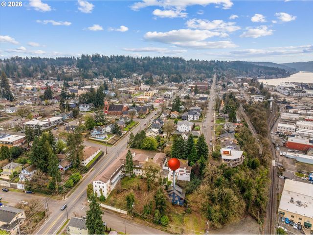 1016 CENTER St, Oregon City, OR 97045