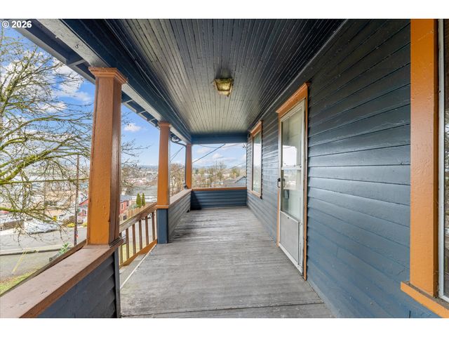 1016 CENTER St, Oregon City, OR 97045