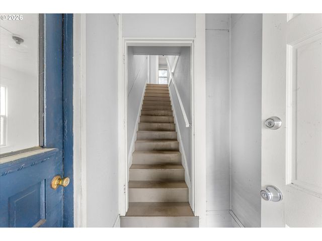 1016 CENTER St, Oregon City, OR 97045