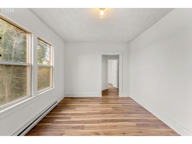 1016 CENTER St, Oregon City, OR 97045