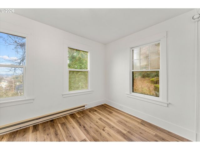 1016 CENTER St, Oregon City, OR 97045