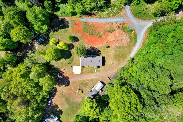 298 Wolf Crossing, Bakersville, NC 28705