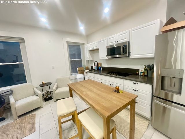 206 Hanover St 2, Boston, MA 02113
