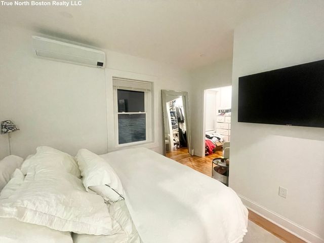 206 Hanover St 2, Boston, MA 02113