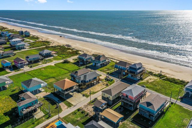 842 Sea Spray Drive, Crystal Beach, TX 77650