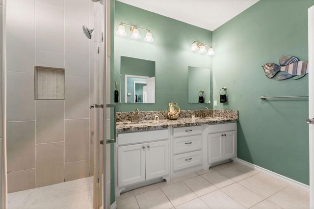 842 Sea Spray Drive, Crystal Beach, TX 77650