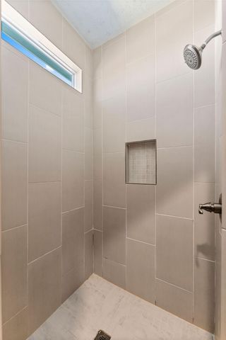 842 Sea Spray Drive, Crystal Beach, TX 77650