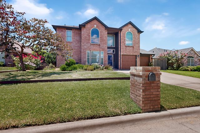 7929 Whispering Woods Lane, North Richland Hills, TX 76182